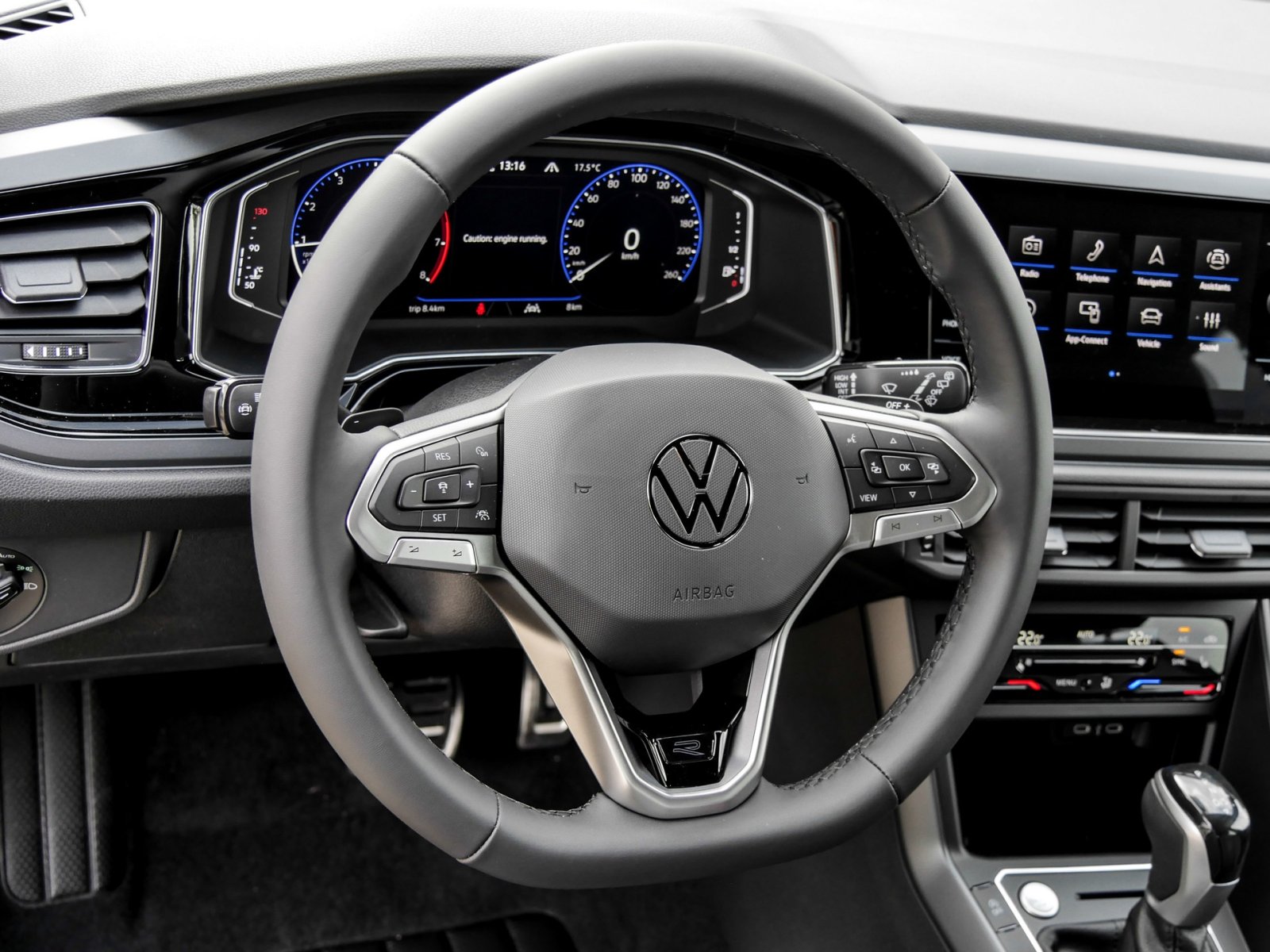 Volkswagen Taigo 1.5 R-LINE DSG BLACKSTYLE AHK CAM LM18