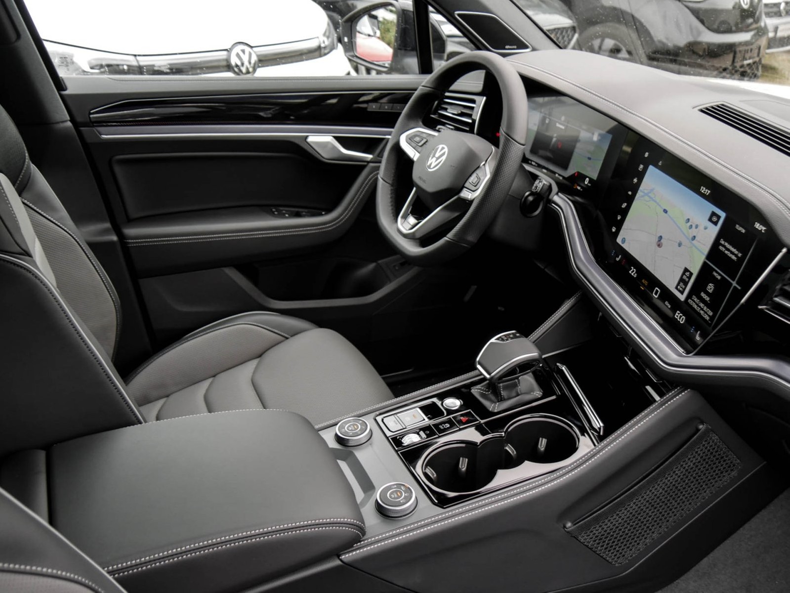 Volkswagen Touareg V6 R-LINE ALLRADLENKUNG NACHTSICHT PANO