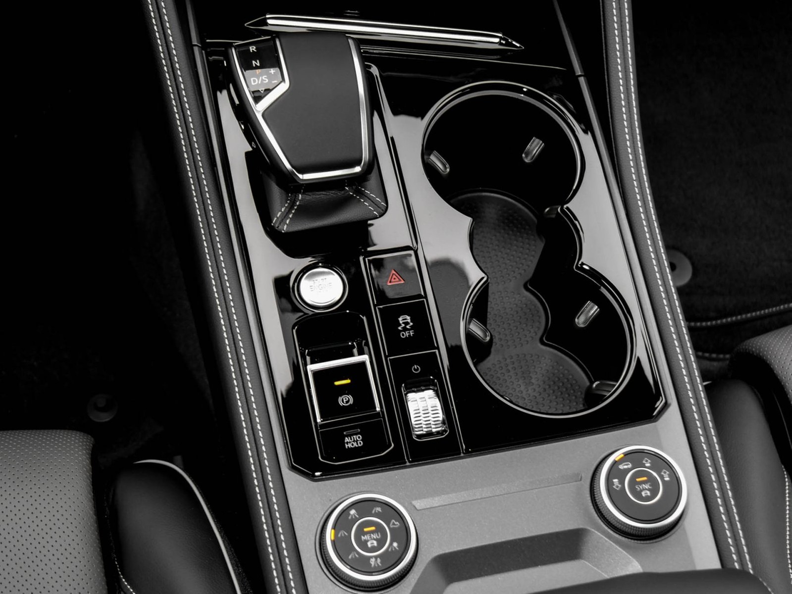 Volkswagen Touareg V6 R-LINE ALLRADLENKUNG NACHTSICHT PANO