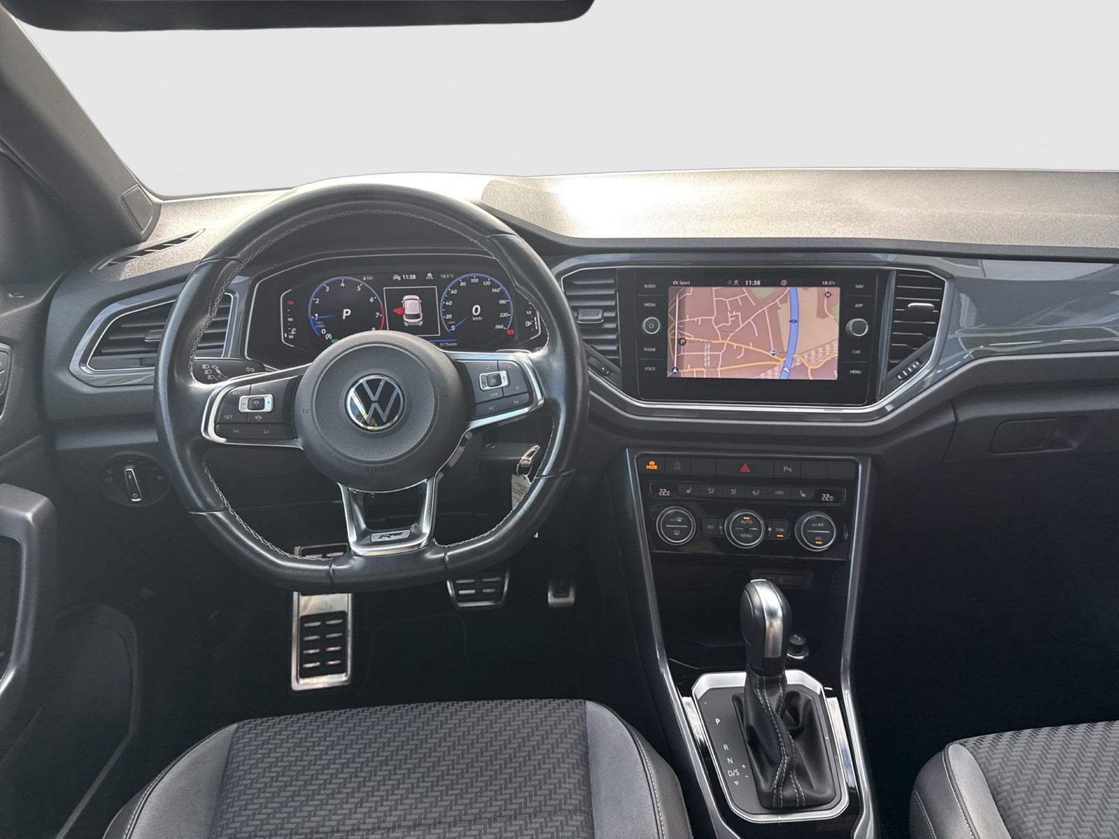 Volkswagen T-Roc 1.5 R-LINE AHK ACC ALU19" eKLAPPE NAVI