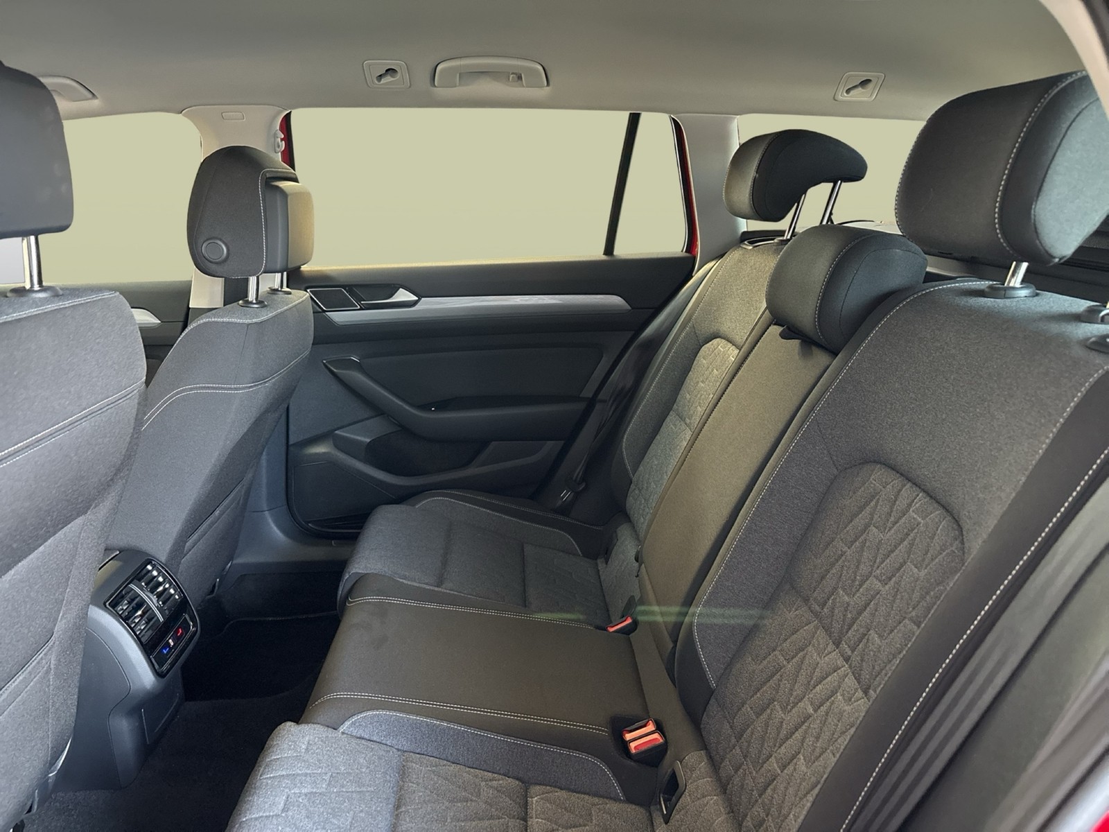 Volkswagen Passat Variant 2.0 BUSINESS AHK CAM ACC NAVI ALU