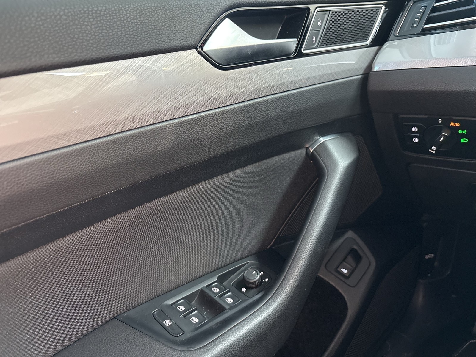 Volkswagen Passat Variant 2.0 BUSINESS AHK CAM ACC NAVI ALU