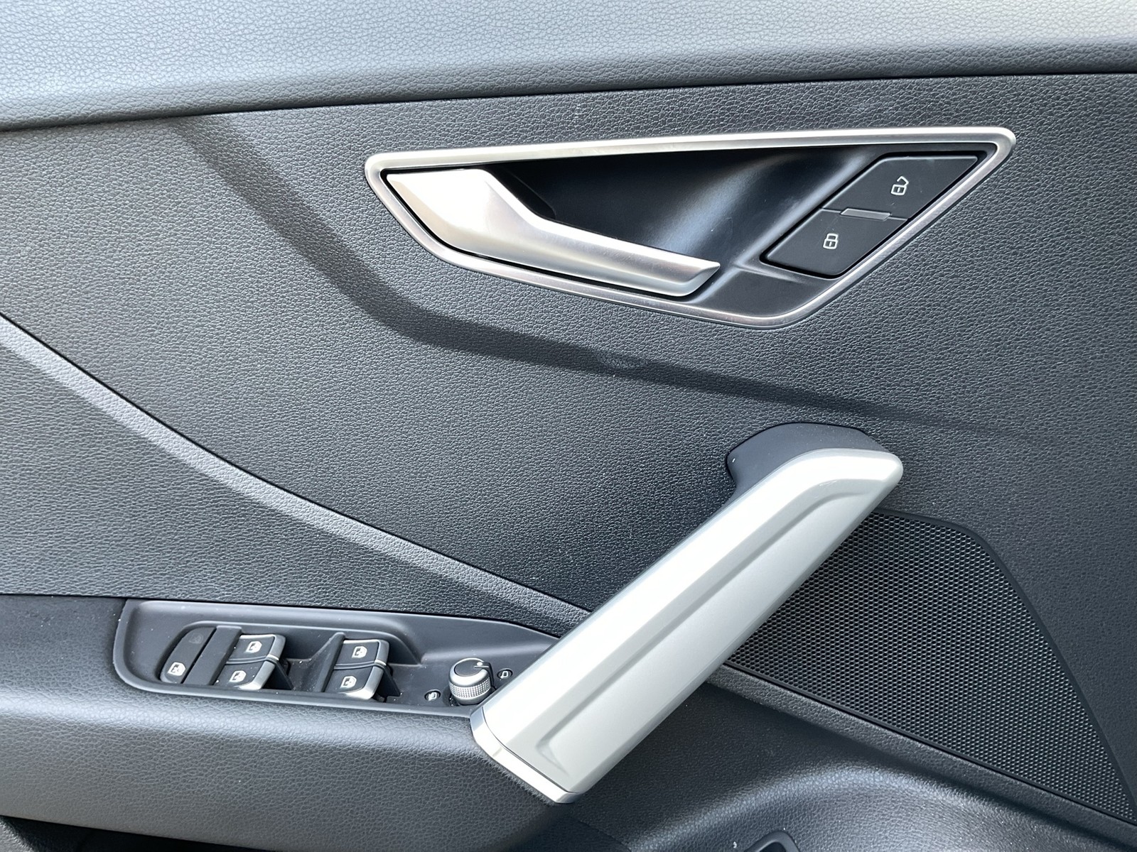Audi Q2 35 advanced CAM ACC EKLAPPE NAVI+ LM17 SITZHZ