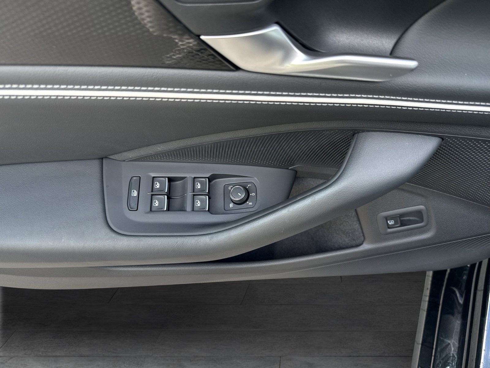 Volkswagen Passat Variant 1.5 HYBRID BUSINESS AHK CAM ACC