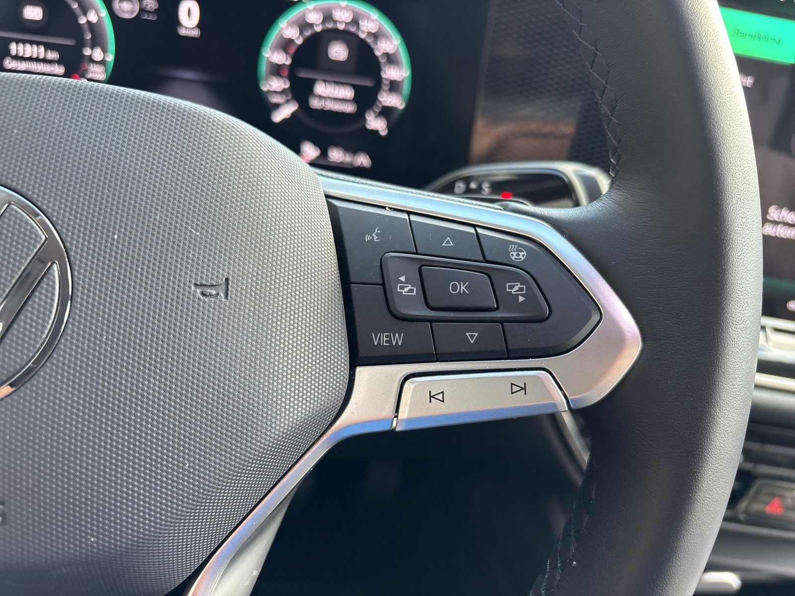 Volkswagen Passat Variant 1.5 HYBRID BUSINESS AHK CAM ACC