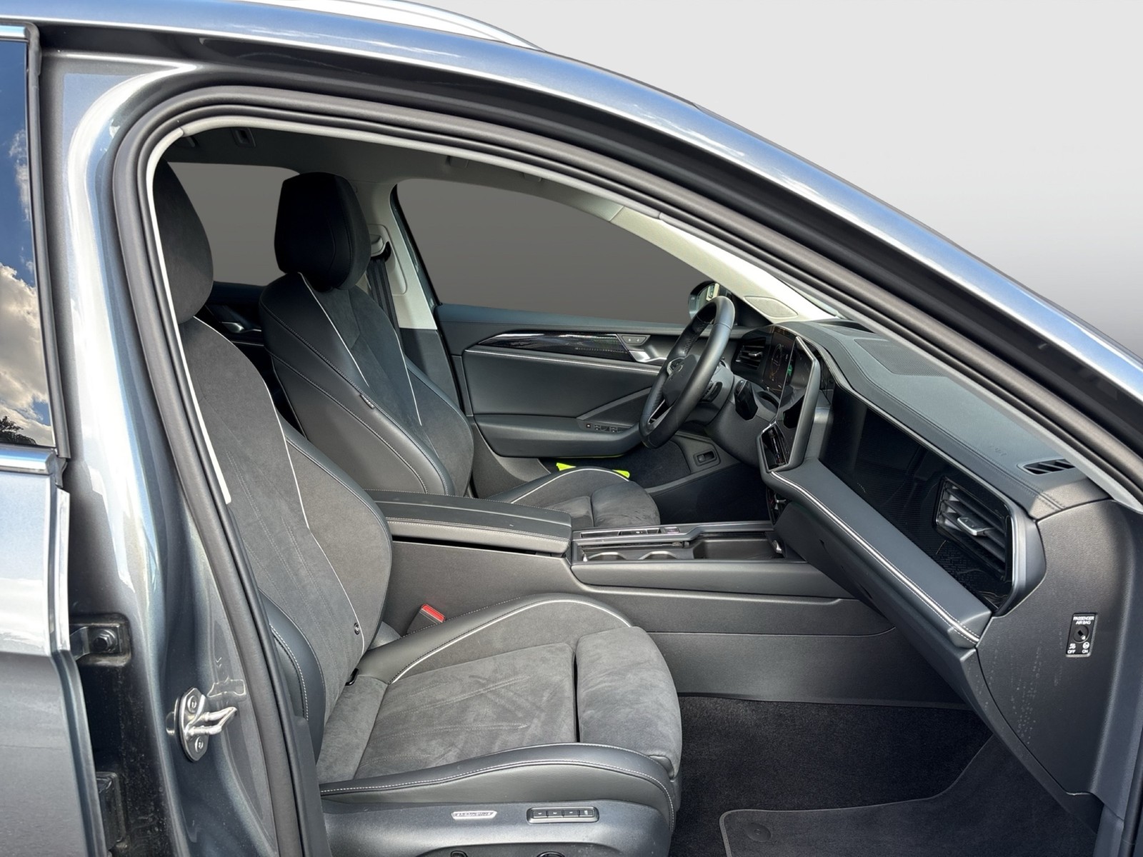 Volkswagen Passat Variant 1.5 HYBRID BUSINESS AHK CAM ACC