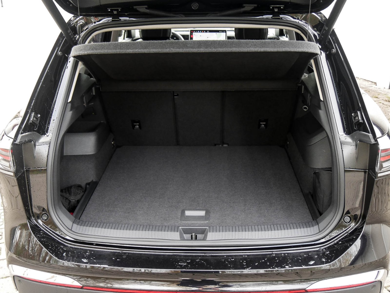 Volkswagen Tiguan 2.0 ELEGANCE NEUES MODELL LEDER AHK LM18