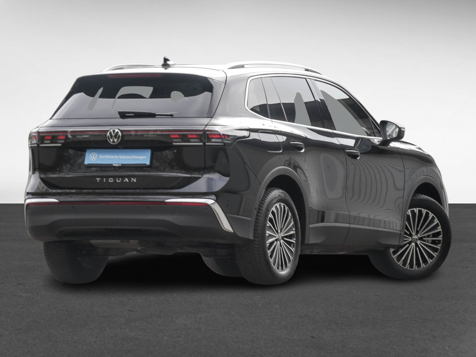 Volkswagen Tiguan 2.0 ELEGANCE NEUES MODELL LEDER AHK LM18