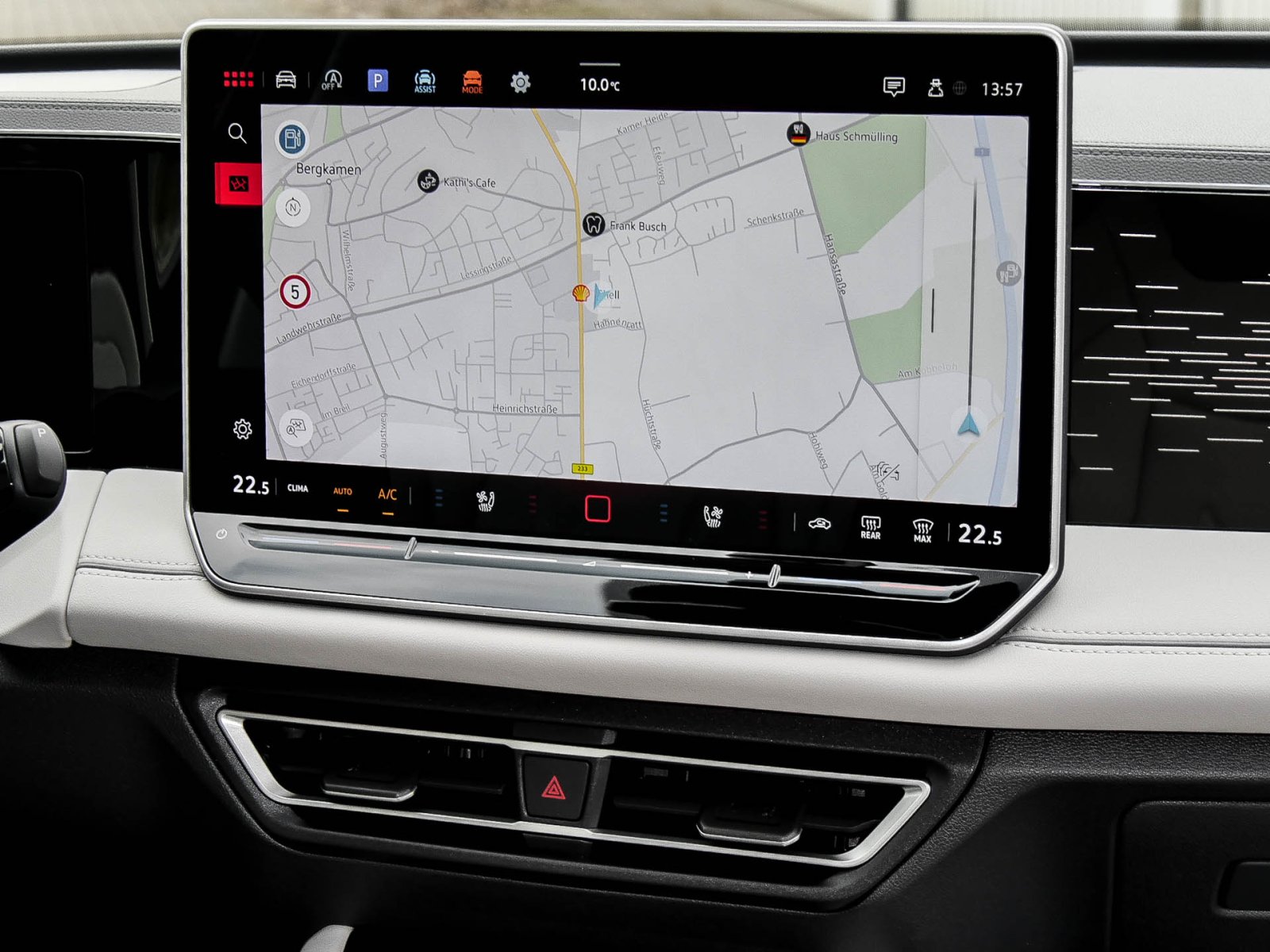 Volkswagen Tiguan 2.0 ELEGANCE NEUES MODELL LEDER AHK LM18