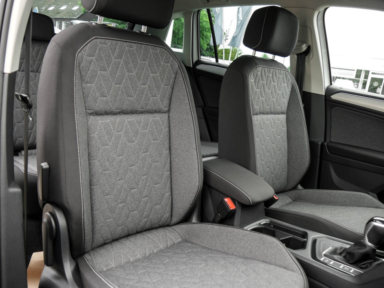 Volkswagen Tiguan 2.0 MOVE AHK CAM ACC LM17 NAVI SITZHEIZ.