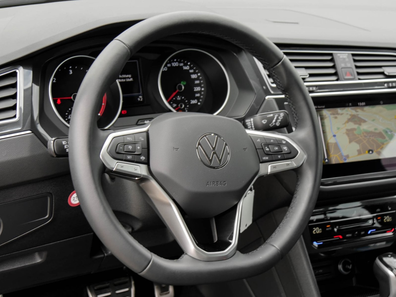 Volkswagen Tiguan 2.0 MOVE AHK CAM ACC LM17 NAVI SITZHEIZ.