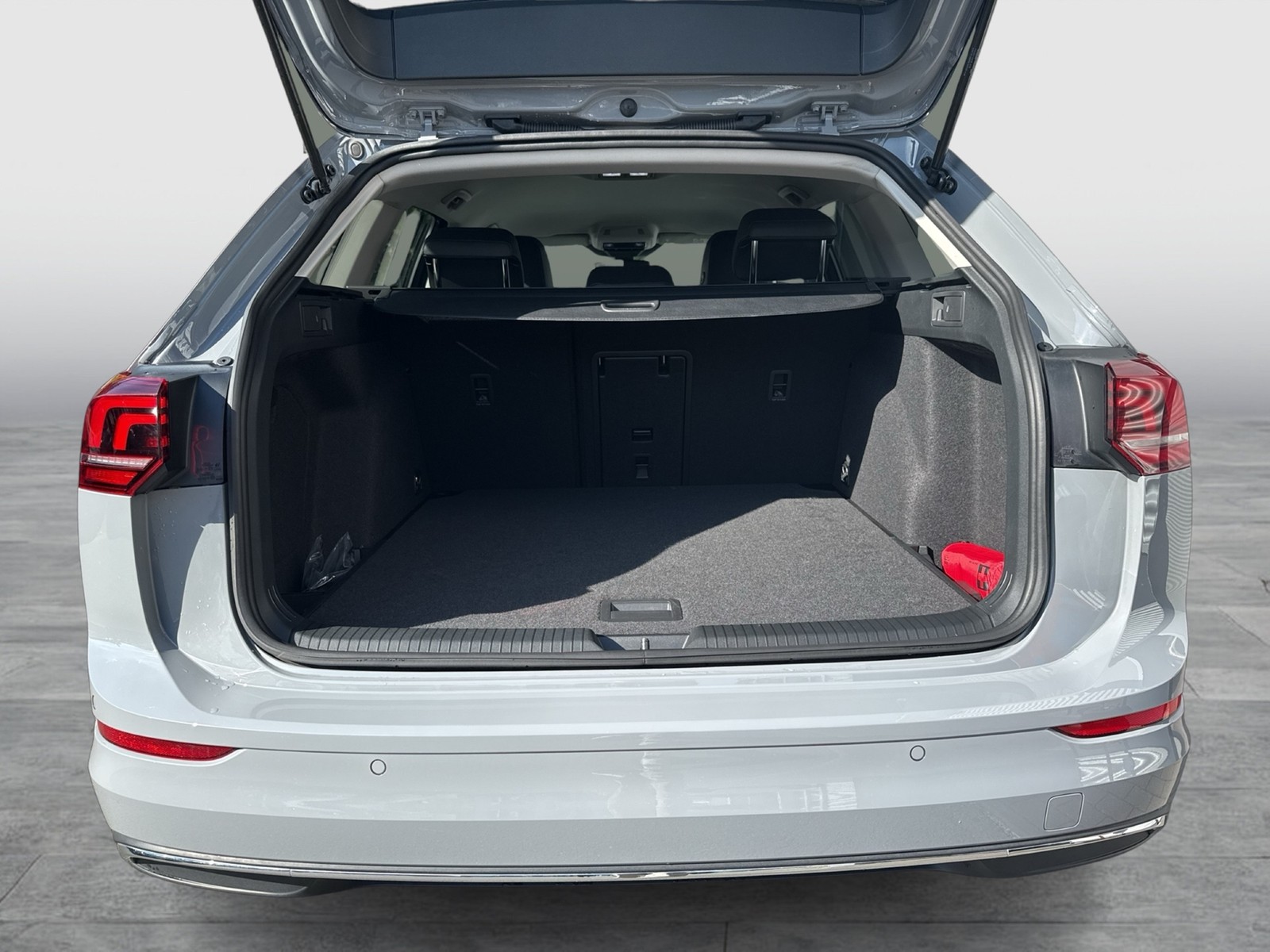 Volkswagen Golf Variant VIII 1.5 eTSI ENERGY CAM ACC NAVI