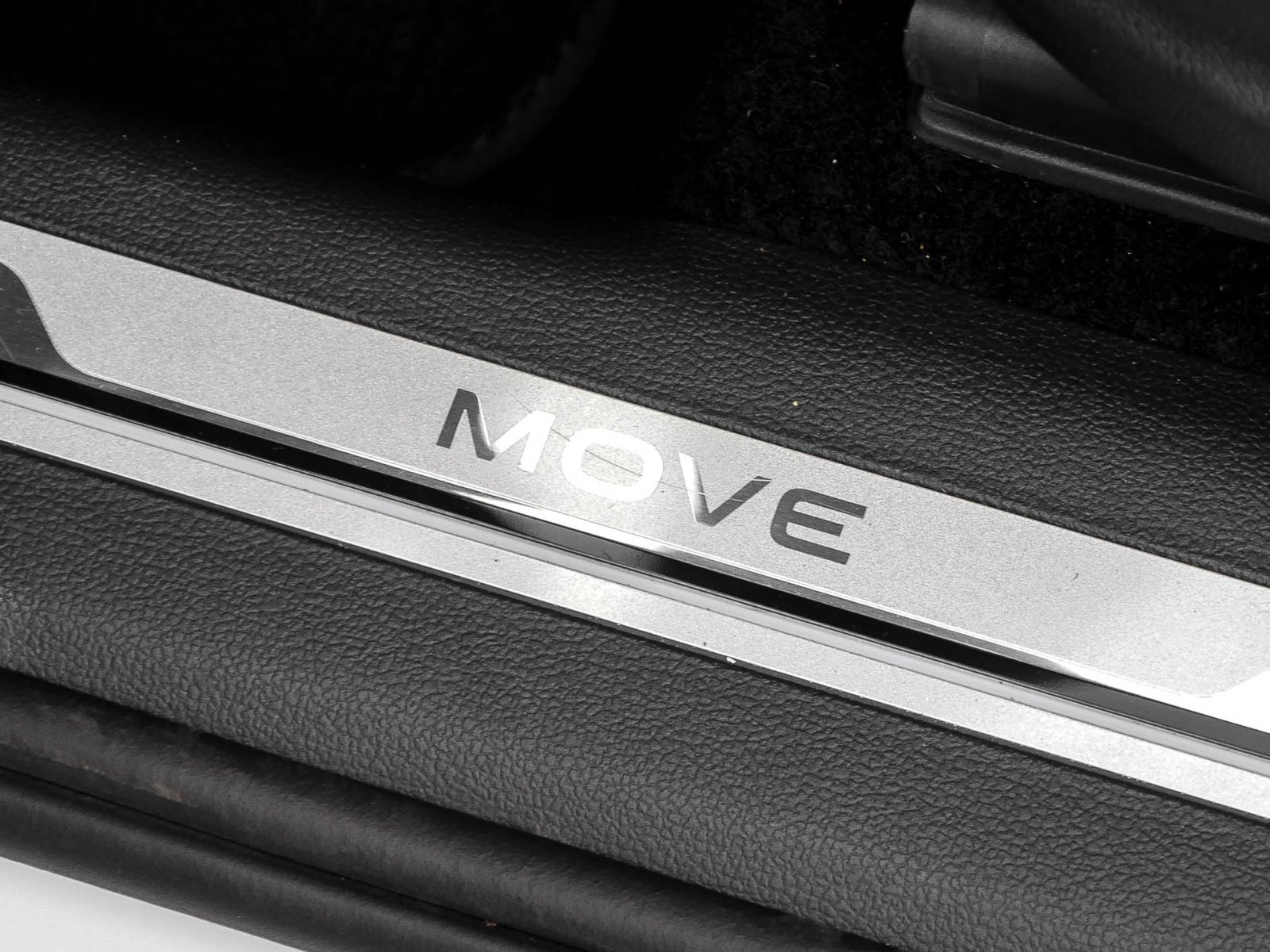 Volkswagen Tiguan 2.0 MOVE AHK CAM ACC LM17 NAVI SITZHEIZ.