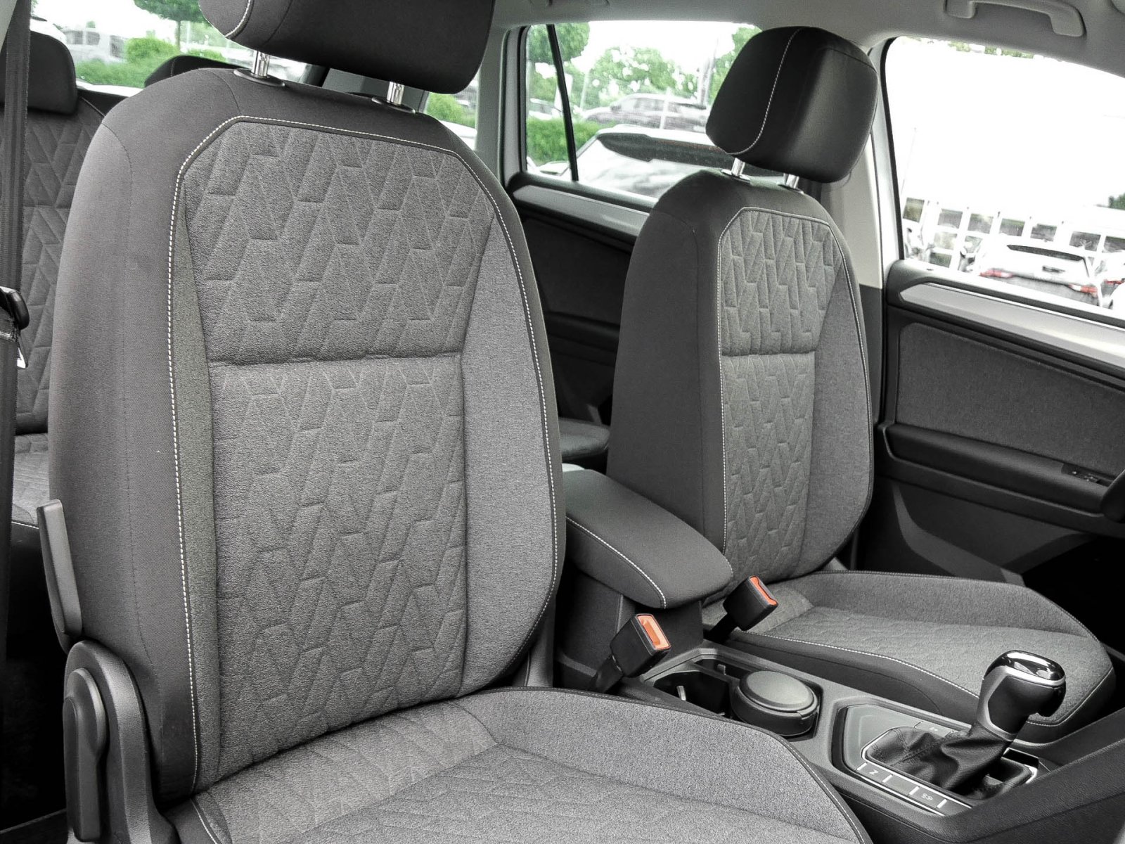 Volkswagen Tiguan 2.0 MOVE AHK CAM ACC LM17 NAVI SITZHEIZ.