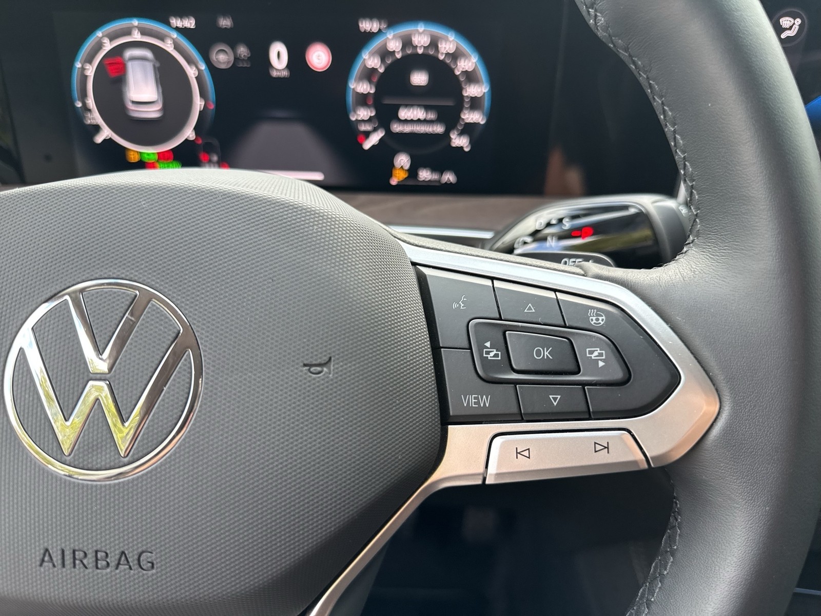 Volkswagen Tayron 1.5 eTSI ELEGANCE AHK 360CAM ACC LM18 NAVI
