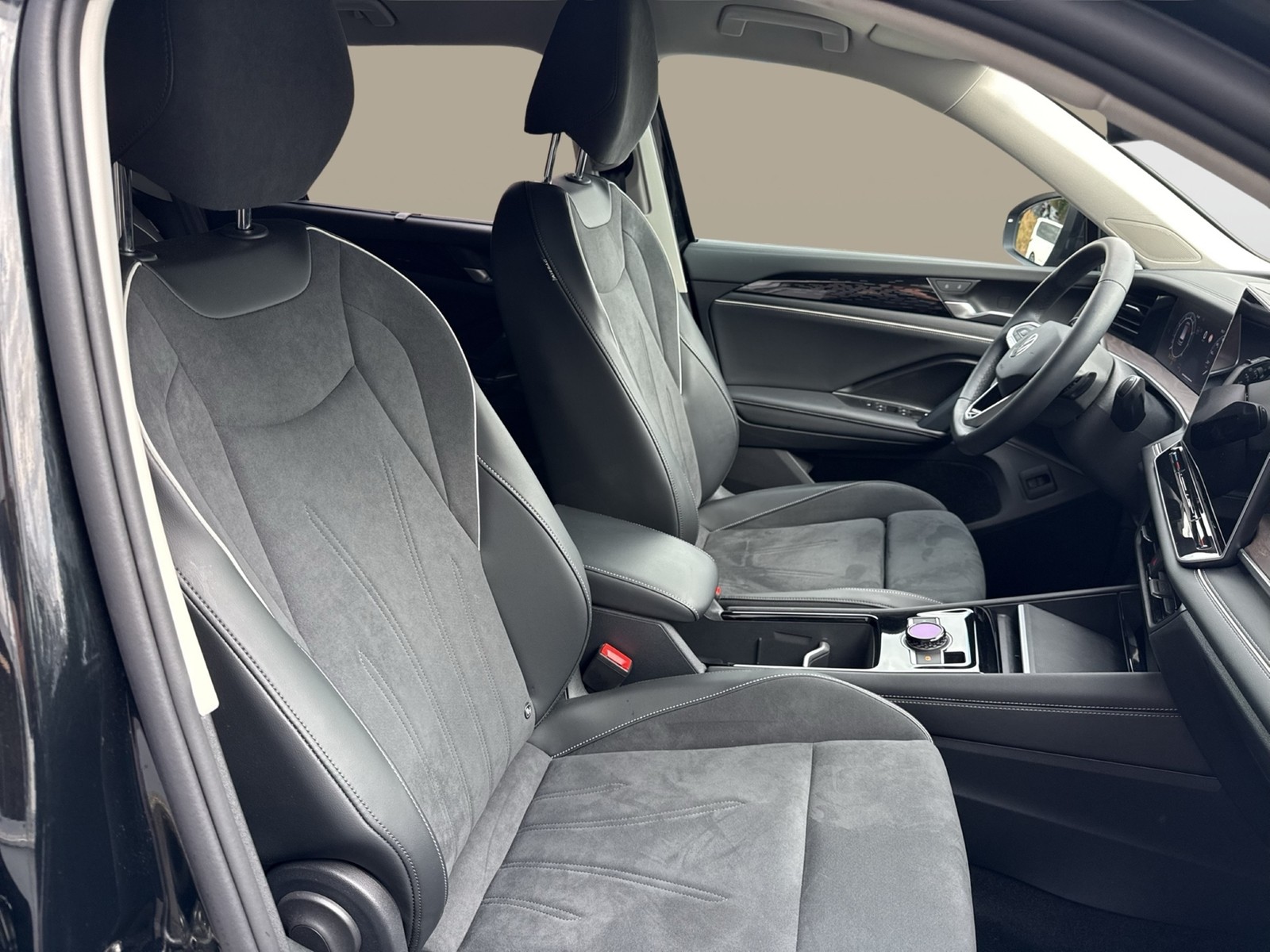 Volkswagen Tayron 1.5 eTSI ELEGANCE AHK 360CAM ACC LM18 NAVI