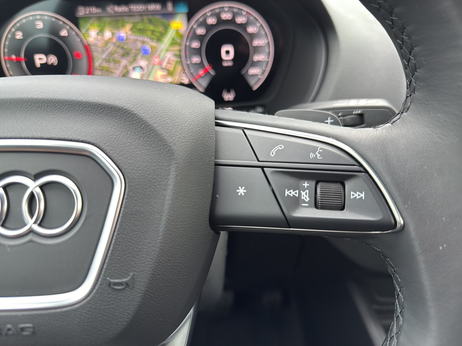 Audi Q2 35 advanced AHK LM18 ACC MATRIX EKLAPPE NAVI+