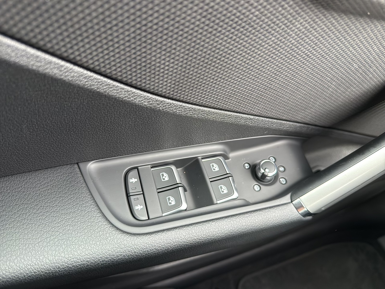 Audi Q2 35 advanced AHK LM18 ACC MATRIX EKLAPPE NAVI+