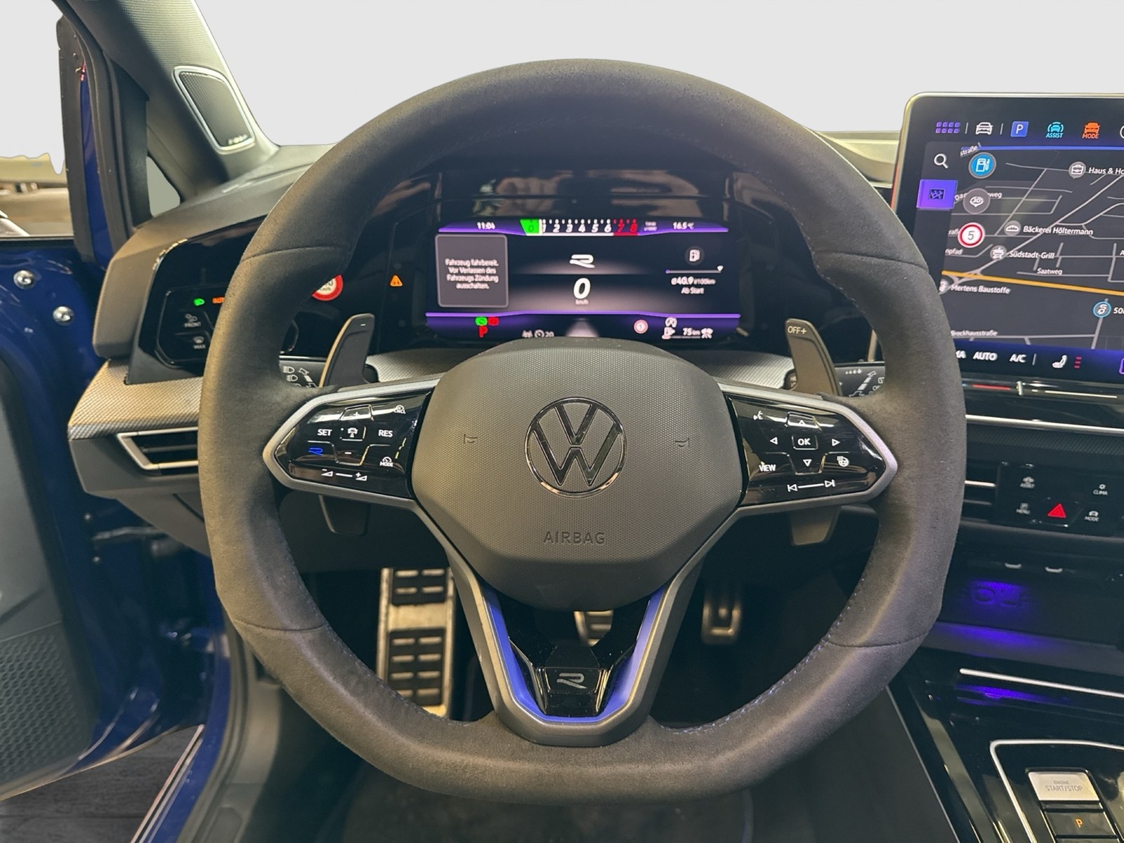 Volkswagen Golf VIII 2.0 R BLACK STYLE 4X4 AKRAPOVIC PANO