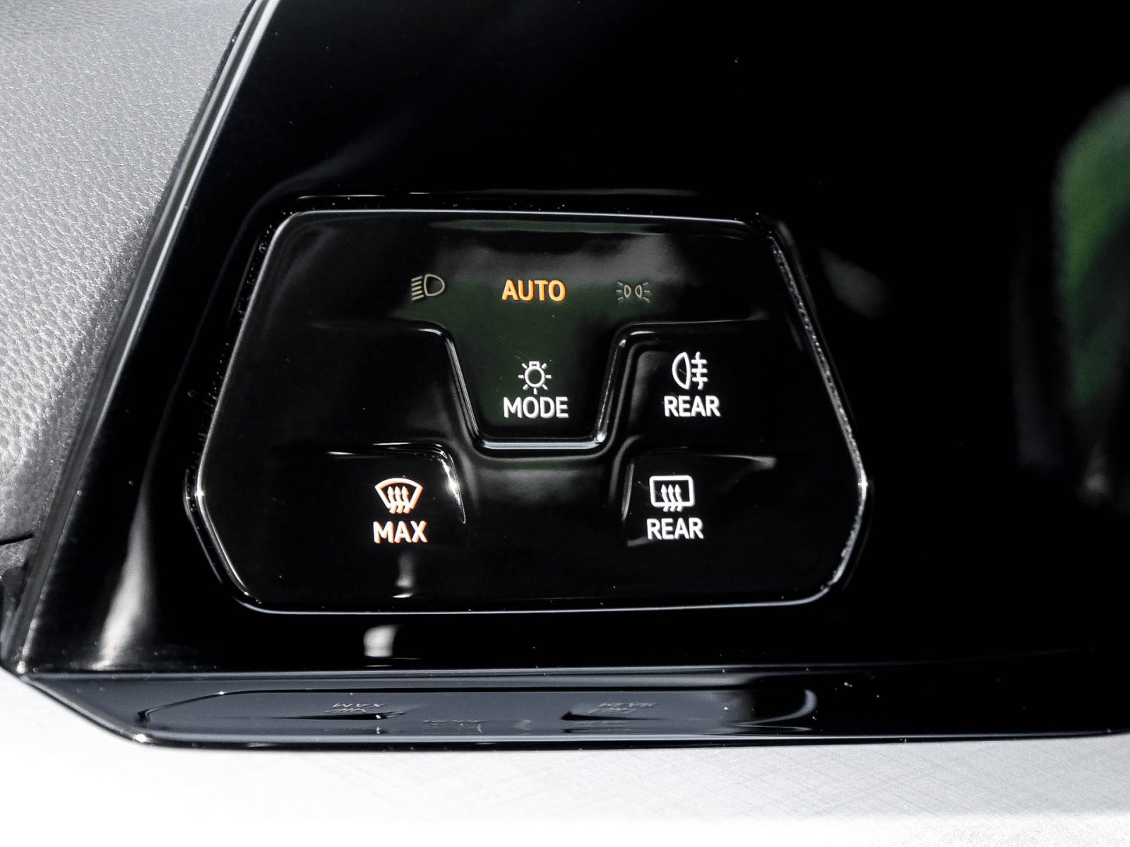 Volkswagen Golf Variant VIII 1.5 eTSI LIFE ACC ALU NAVI LED