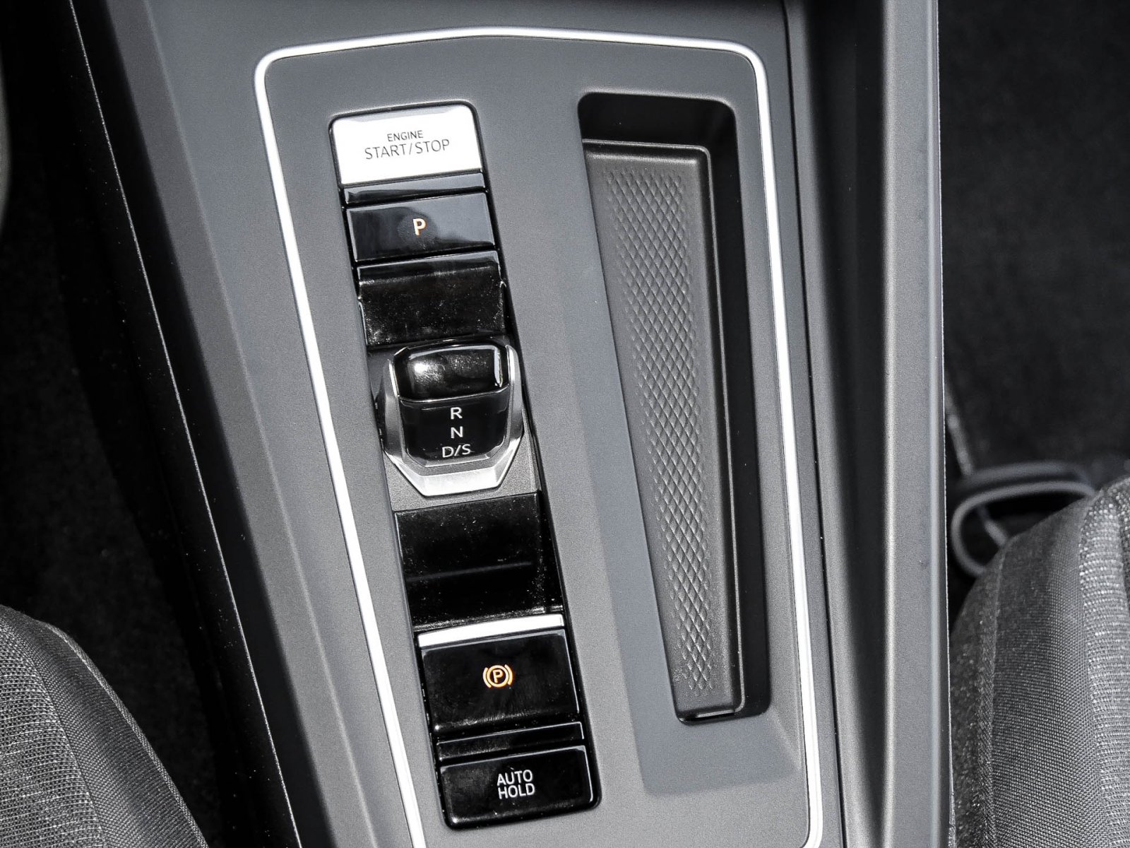 Volkswagen Golf Variant VIII 1.5 eTSI LIFE ACC ALU NAVI LED