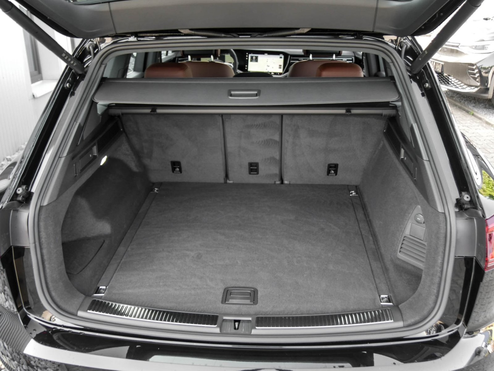Volkswagen Touareg V6 R-LINE NEUES MODELL CAM ACC LM19 NAVI