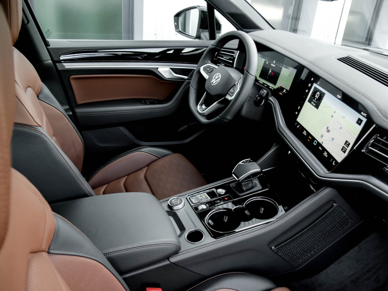Volkswagen Touareg V6 R-LINE NEUES MODELL CAM ACC LM19 NAVI