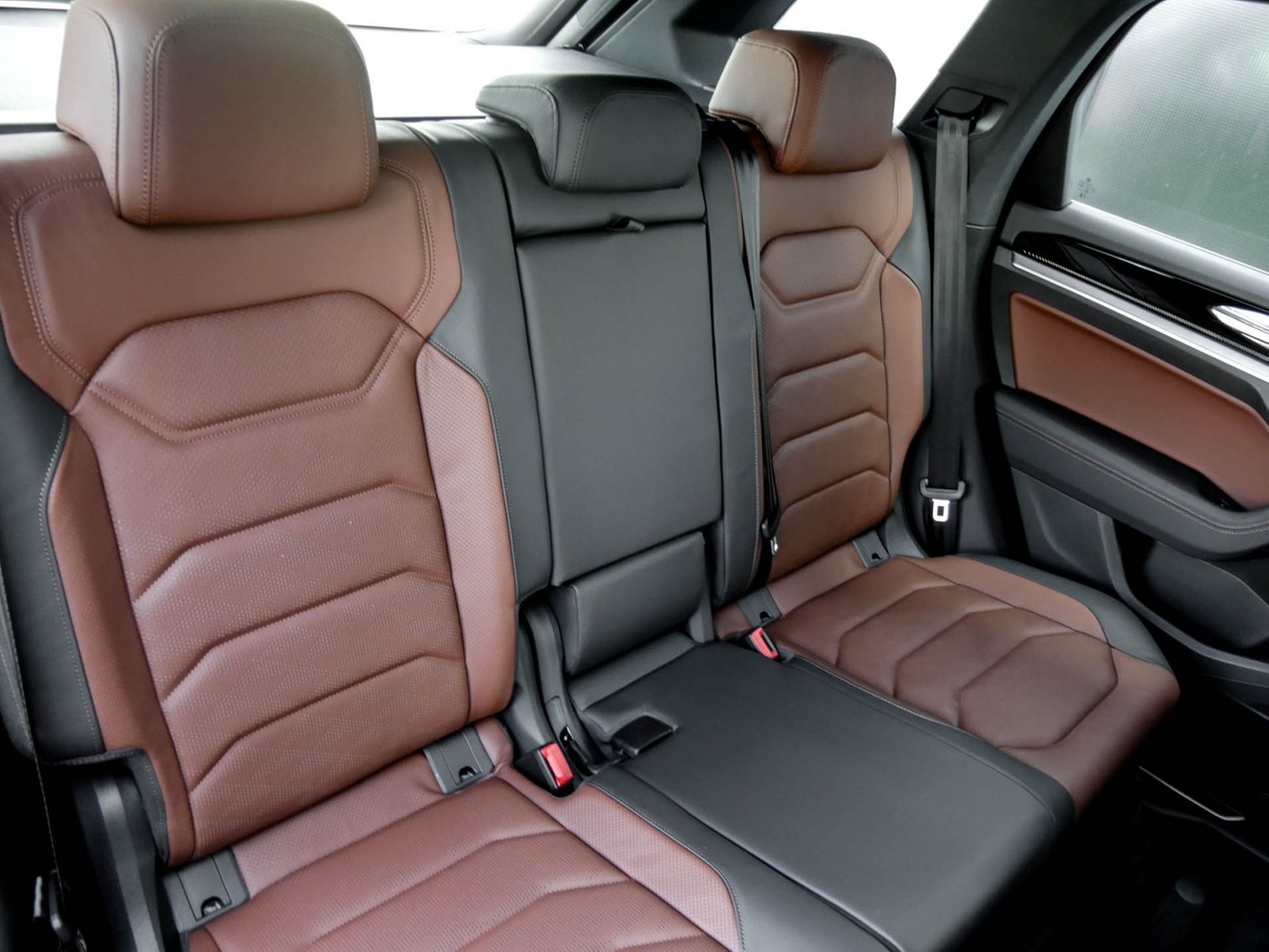 Volkswagen Touareg V6 R-LINE NEUES MODELL CAM ACC LM19 NAVI