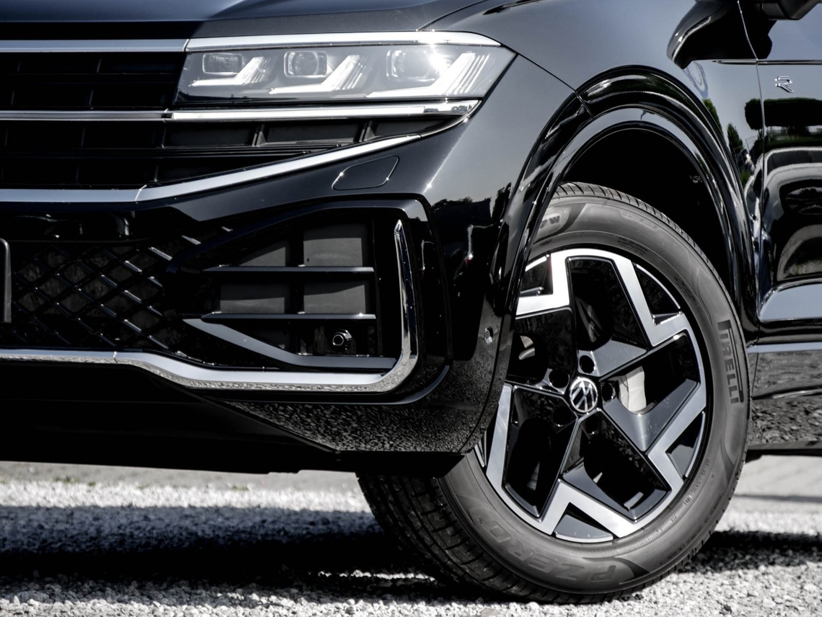 Volkswagen Touareg V6 R-LINE NEUES MODELL CAM ACC LM19 NAVI