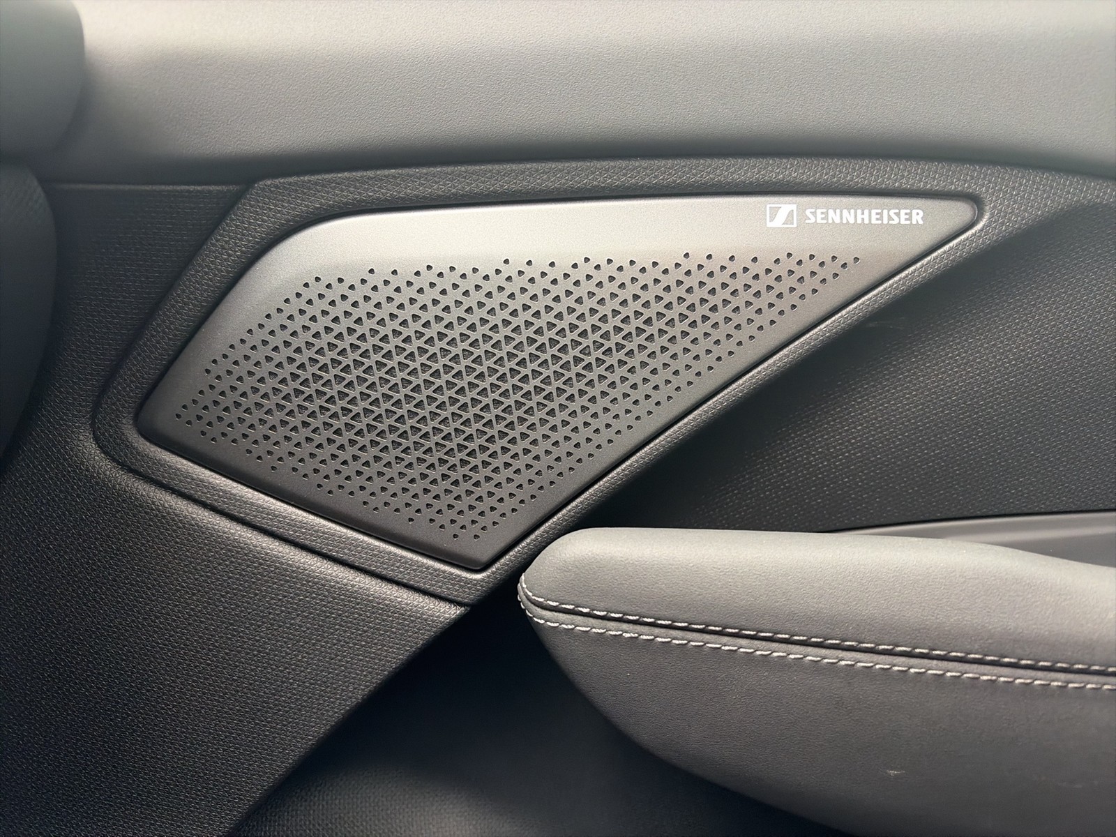 Cupra Terramar 1.5 HYBRID VZ SENNHEISER AHK 360CAM ACC