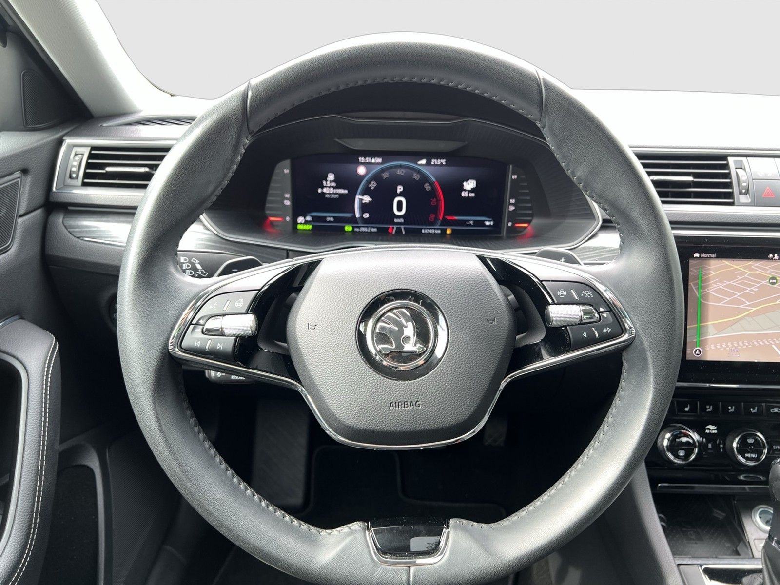 Skoda Superb Combi 1.4 iV STYLE PANO STANDHZ. AHK CAM