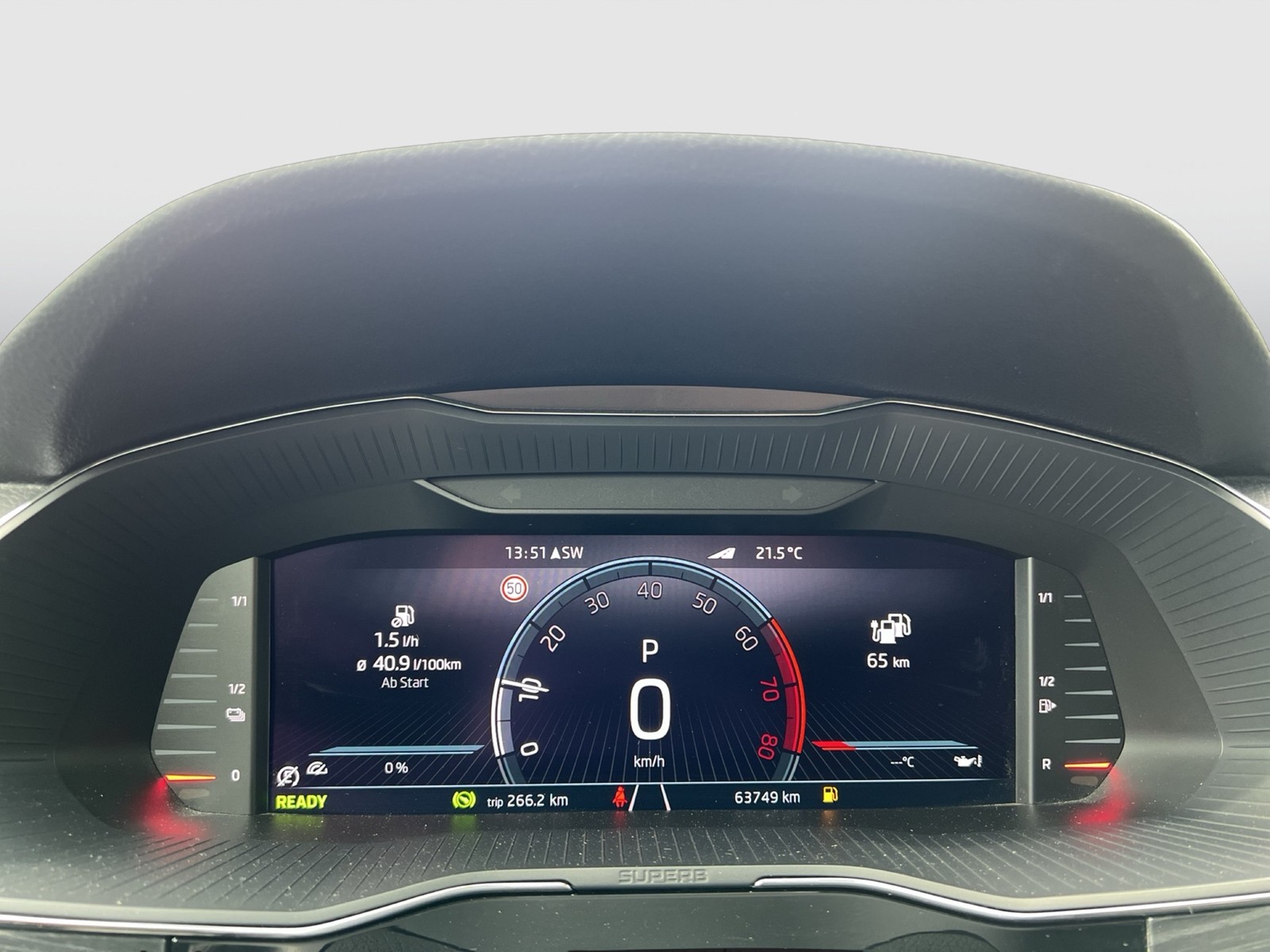 Skoda Superb Combi 1.4 iV STYLE PANO STANDHZ. AHK CAM
