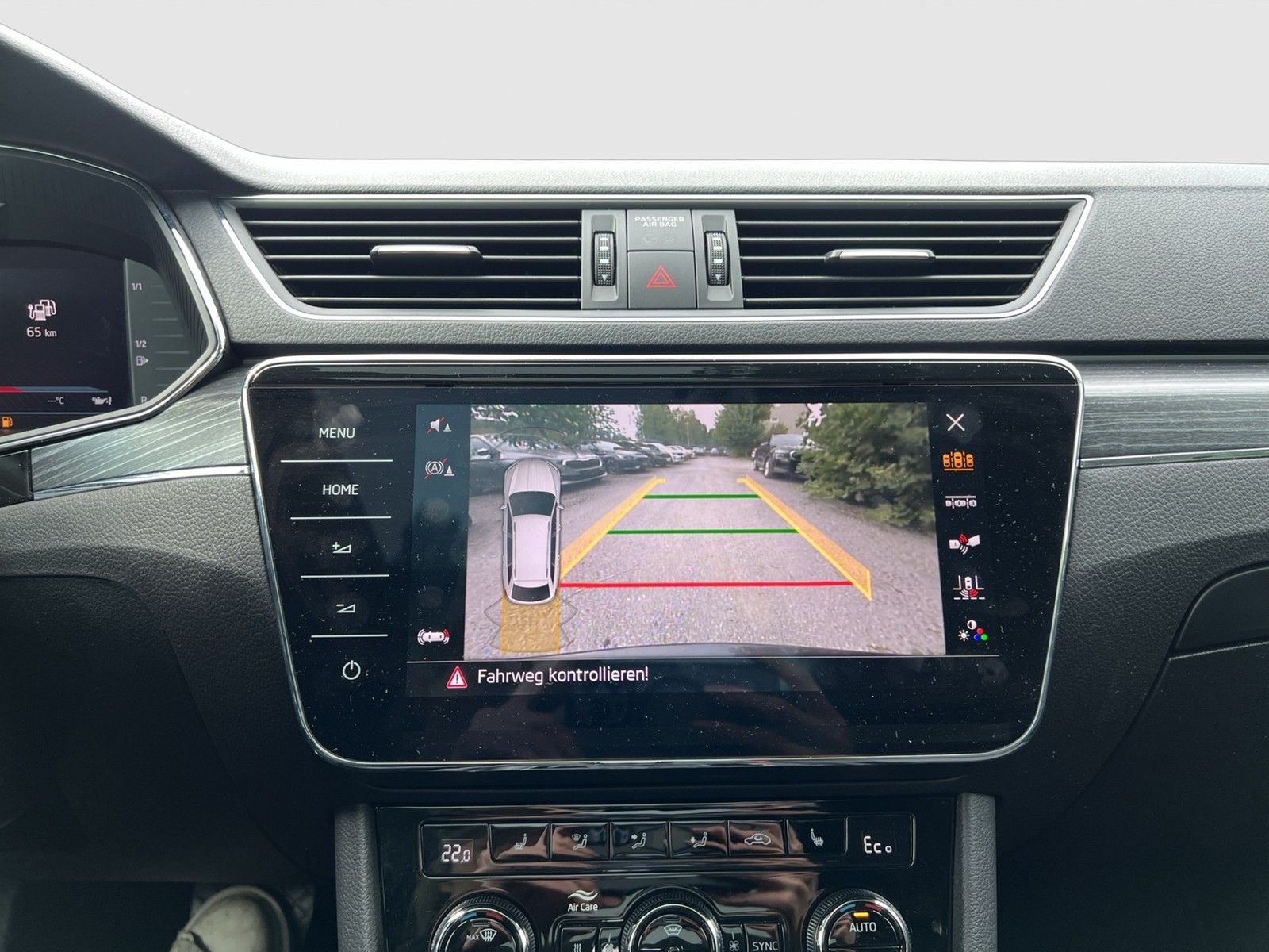 Skoda Superb Combi 1.4 iV STYLE PANO STANDHZ. AHK CAM