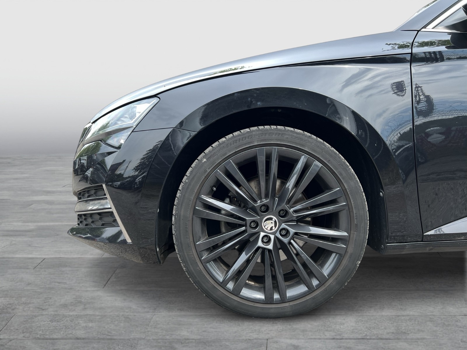 Skoda Superb Combi 1.4 iV STYLE PANO STANDHZ. AHK CAM