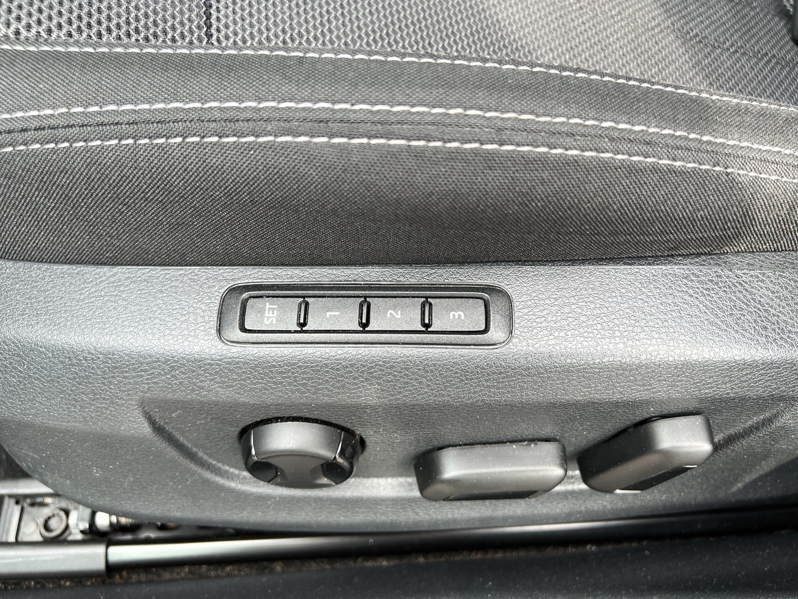 Skoda Superb Combi 1.4 iV STYLE PANO STANDHZ. AHK CAM