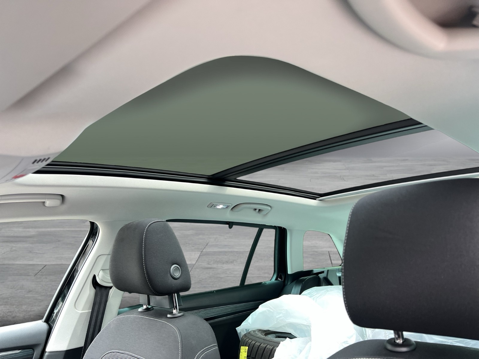 Skoda Superb Combi 1.4 iV STYLE PANO STANDHZ. AHK CAM