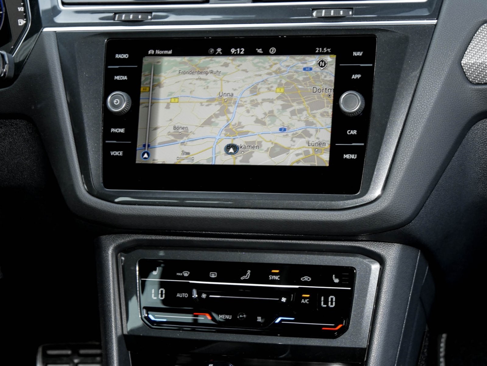 Volkswagen Tiguan 2.0 R-LINE 4X4 STANDHZ. AHK CAM ACC LM19