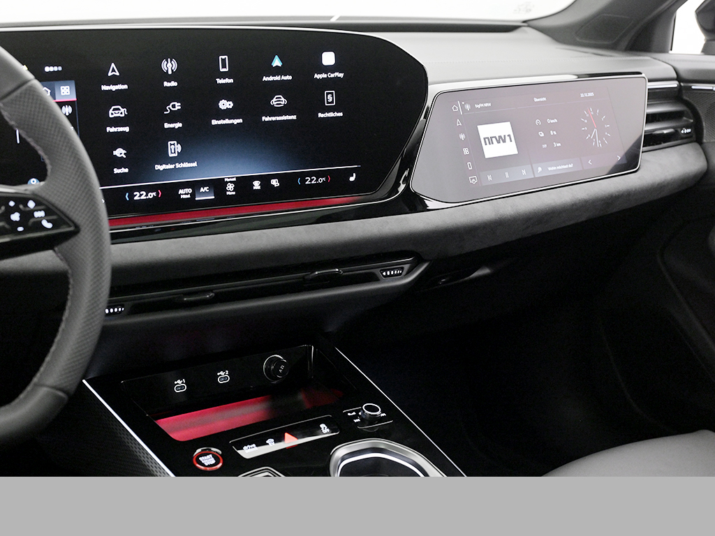 Audi A6 Avant e-hybrid quattro s-tronic S Line PANO+B&O+AHK+Luftfederfahrwerk