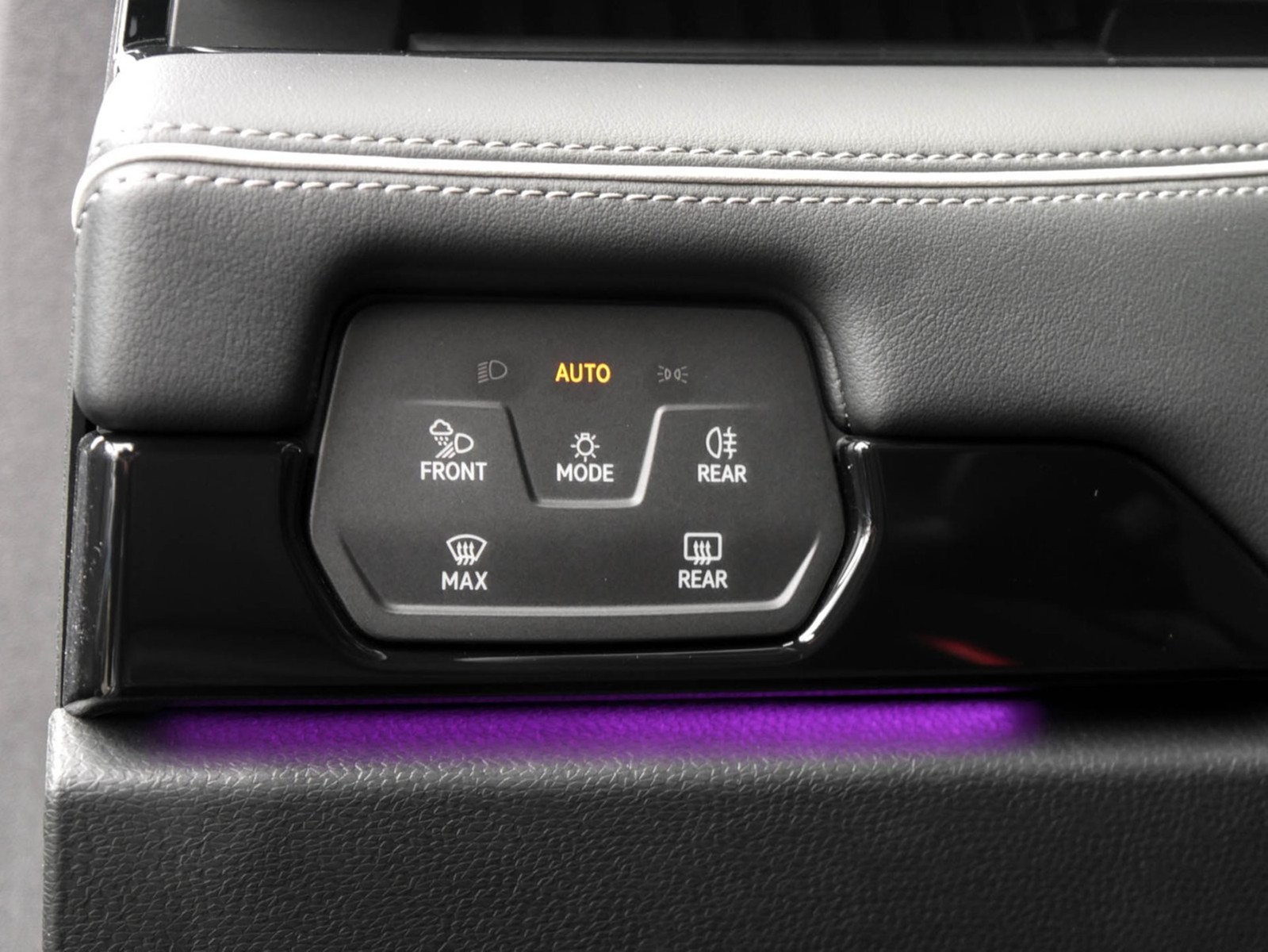 Volkswagen ID.7 Tourer PRO WÄRMEPUMPE AHK 360°CAM ACC LM20