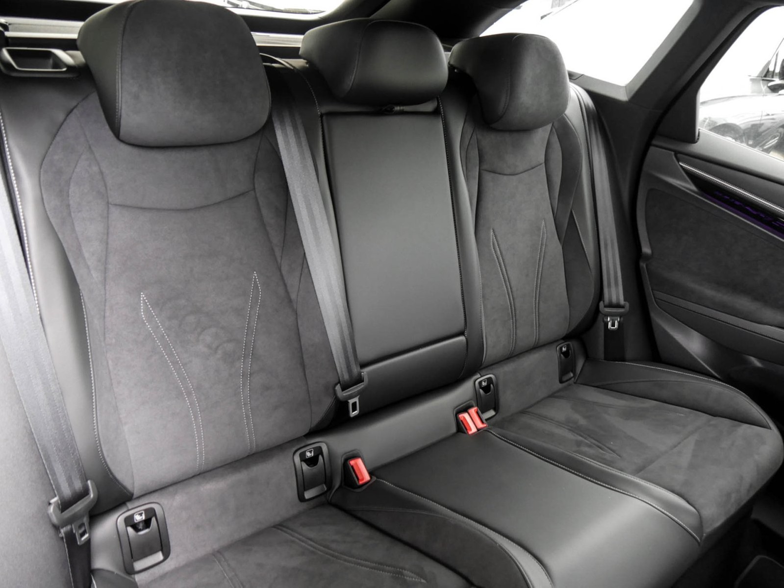 Volkswagen ID.7 Tourer PRO WÄRMEPUMPE AHK 360°CAM ACC LM20