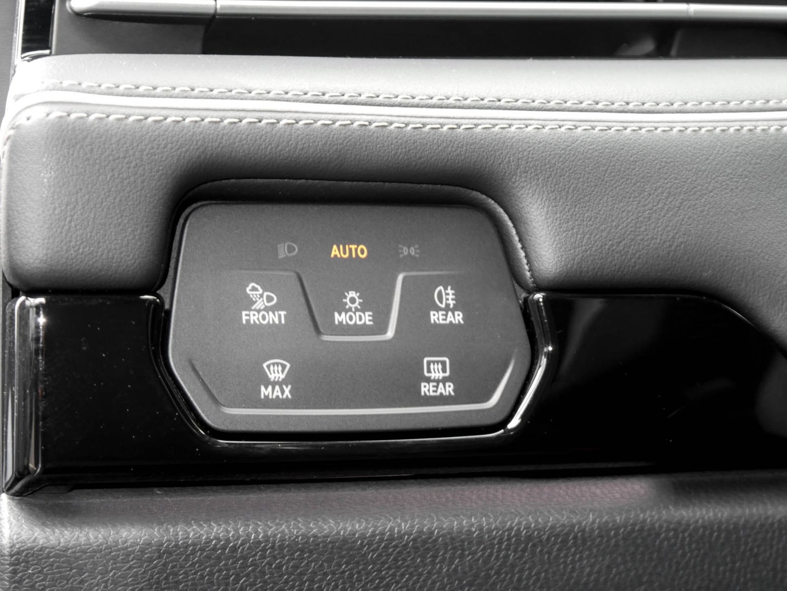 Volkswagen ID.7 Tourer PRO WÄRMEPUMPE AHK 360°CAM ACC LM20