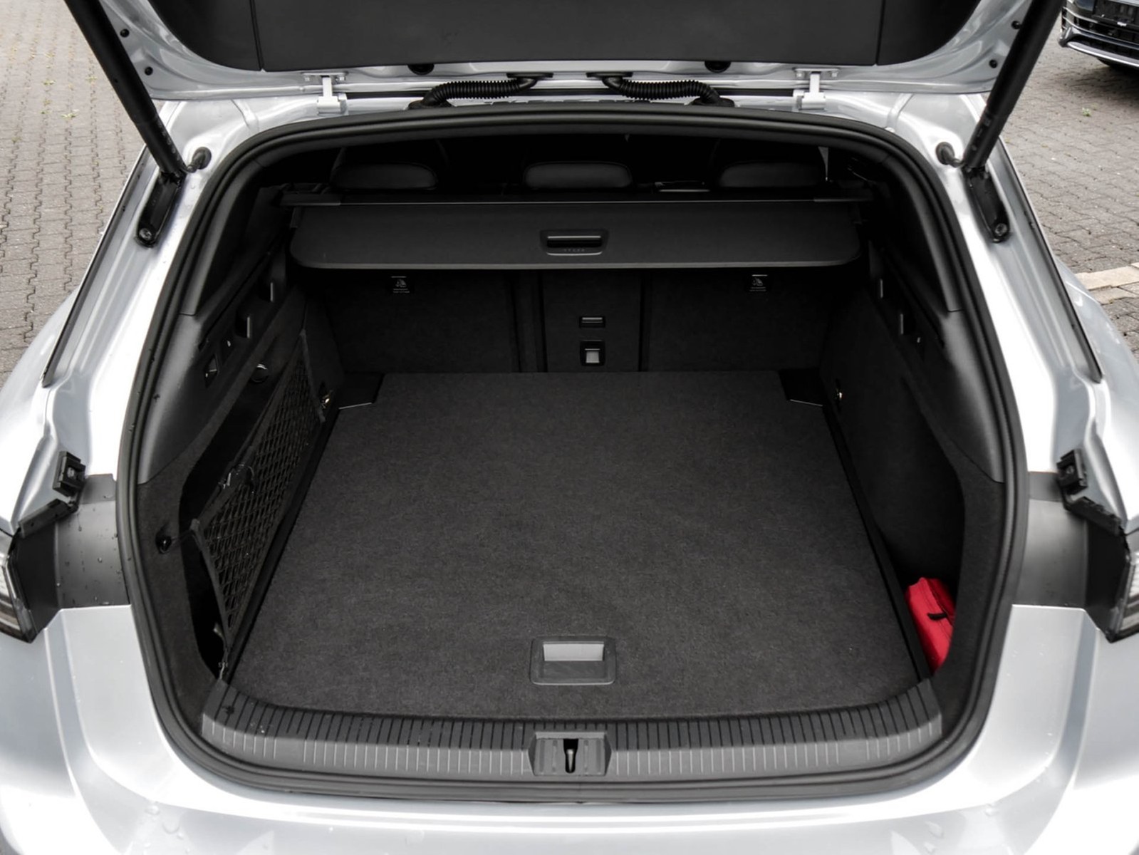 Volkswagen ID.7 Tourer PRO WÄRMEPUMPE AHK 360°CAM ACC LM20