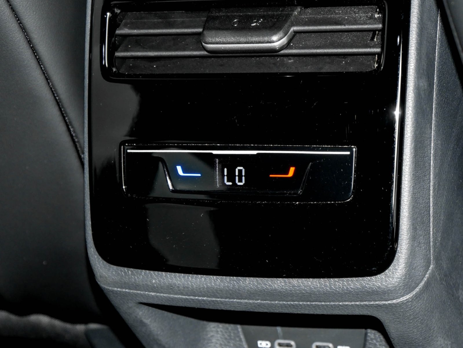 Volkswagen ID.7 Tourer PRO WÄRMEPUMPE AHK 360°CAM ACC LM20