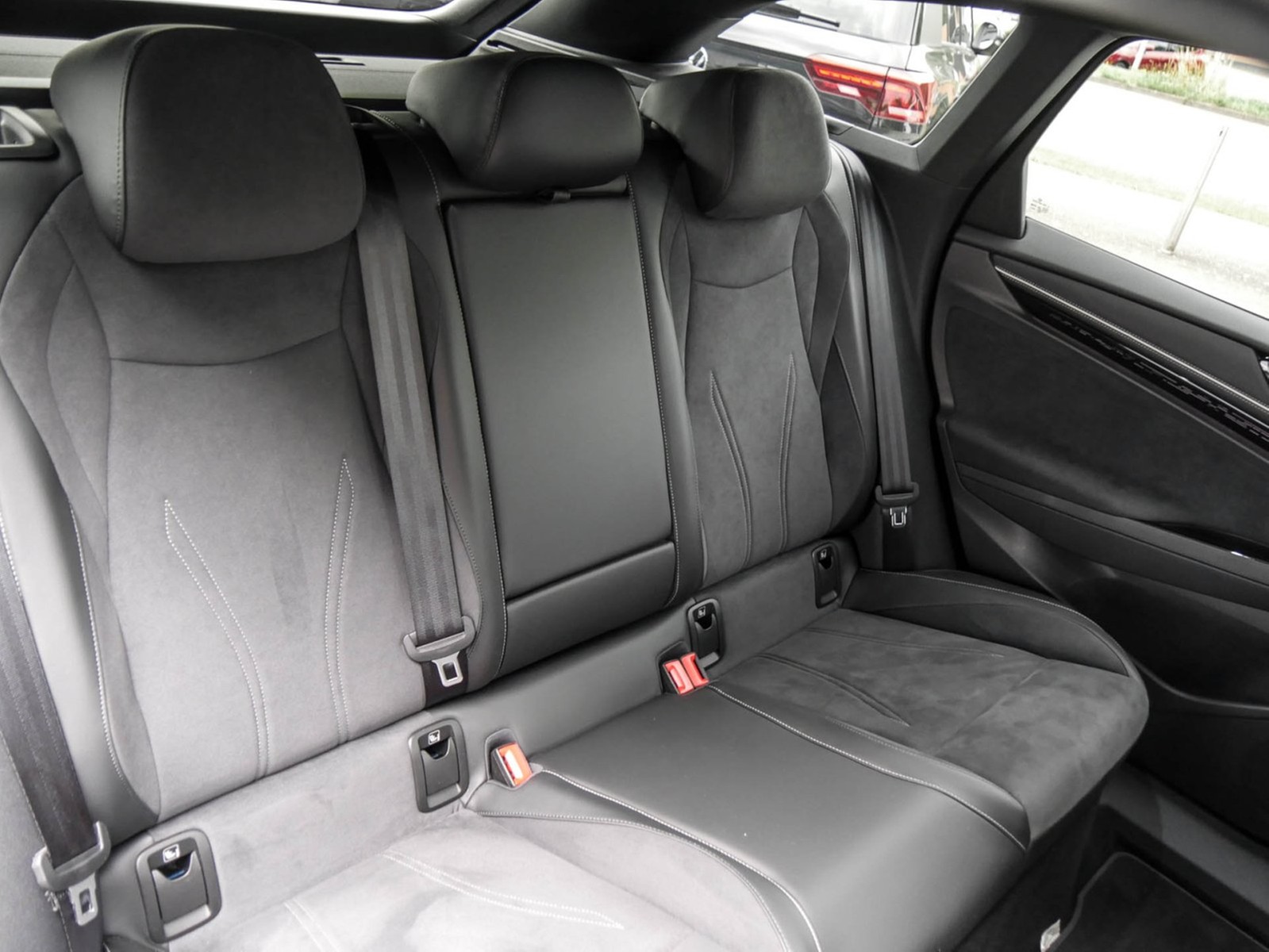 Volkswagen ID.7 Tourer PRO WÄRMEPUMPE AHK 360°CAM ACC LM20