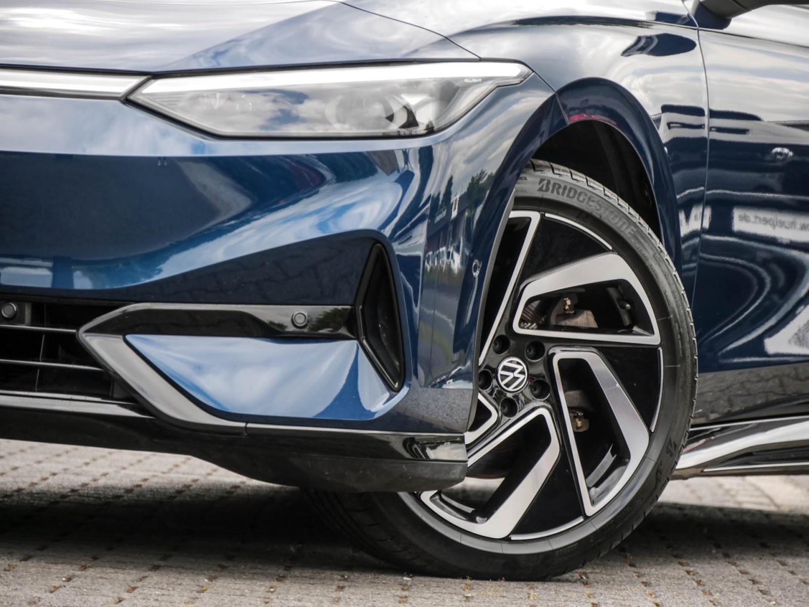 Volkswagen ID.7 Tourer PRO WÄRMEPUMPE AHK 360°CAM ACC LM20