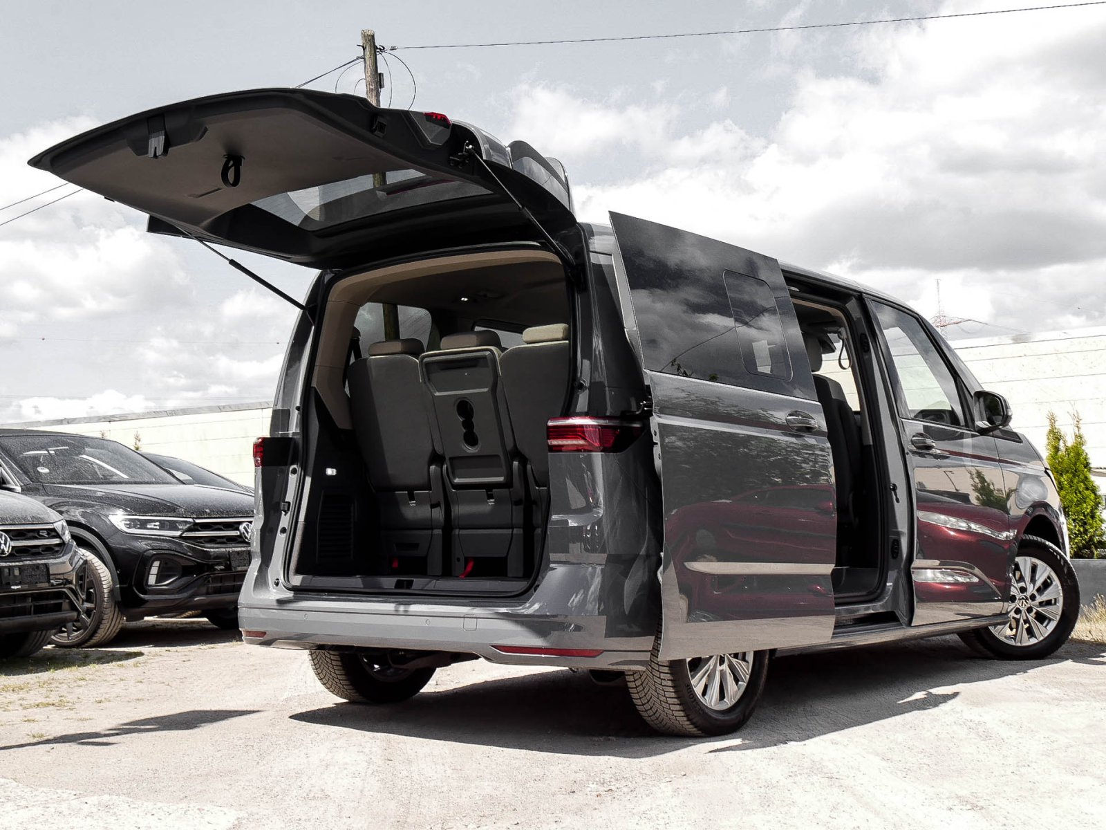 Volkswagen T7 Multivan 2.0 7SITZE LM17 LED VC Tisch APP