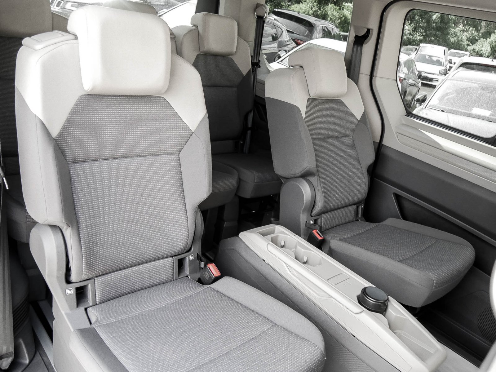Volkswagen T7 Multivan 2.0 7SITZE LM17 LED VC Tisch APP