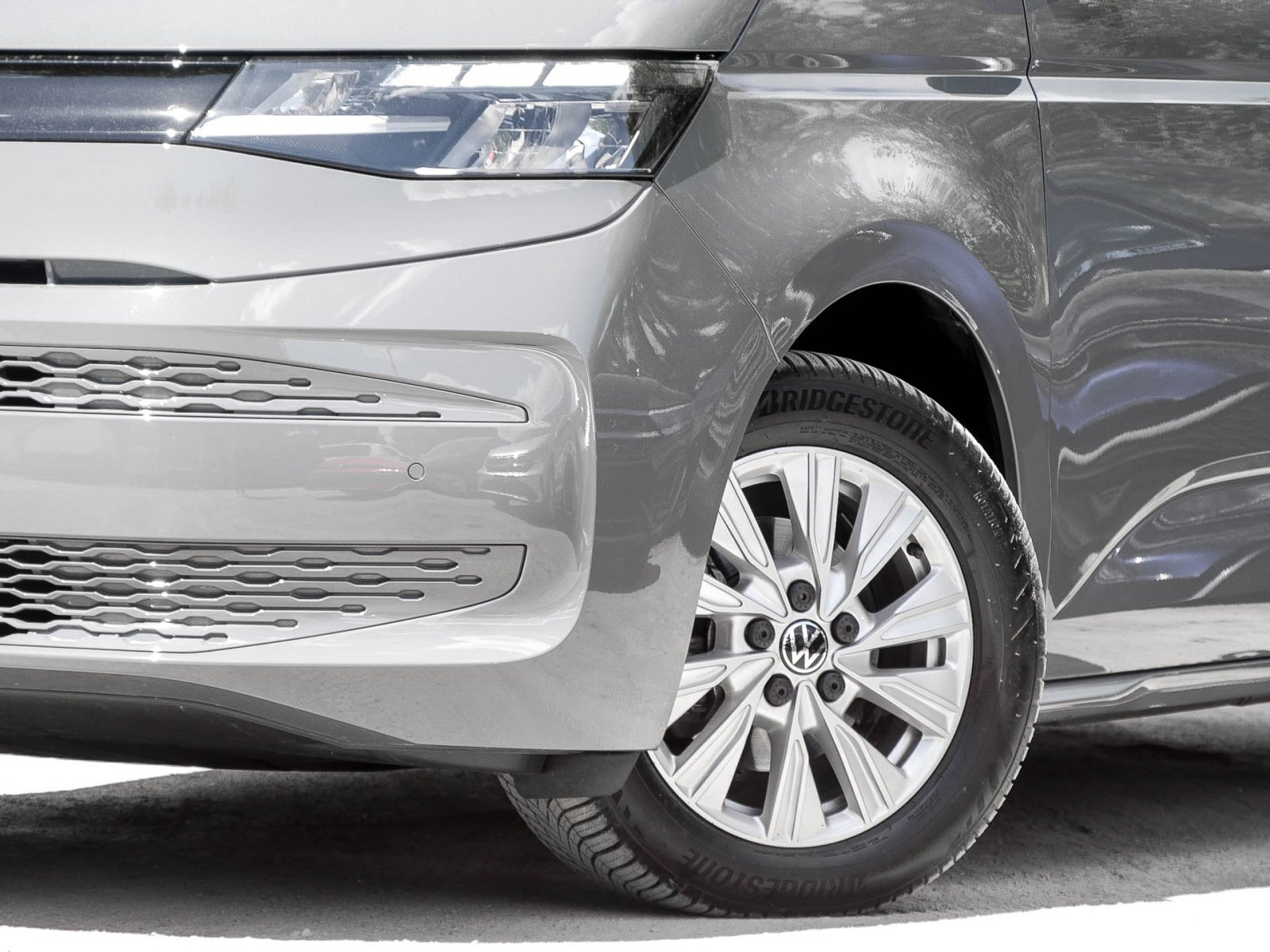 Volkswagen T7 Multivan 2.0 7SITZE LM17 LED VC Tisch APP