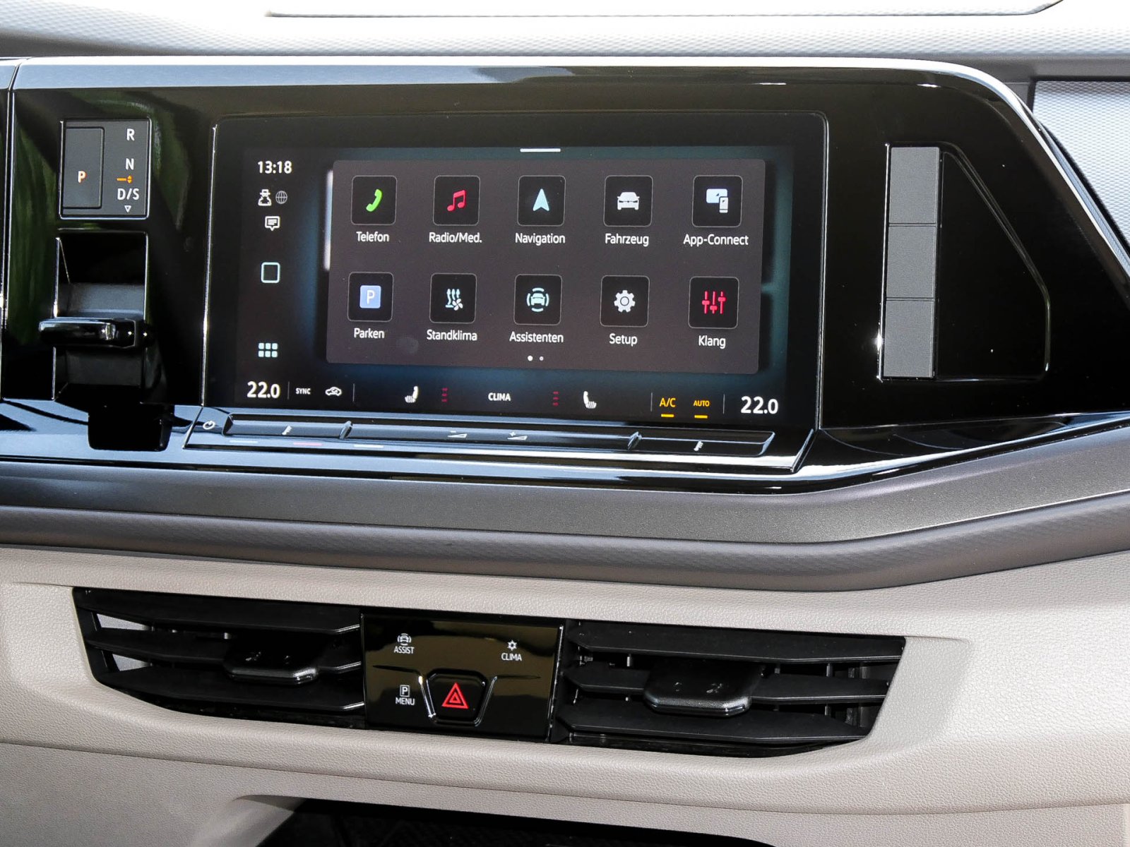 Volkswagen T7 Multivan 2.0 7SITZE LM17 LED VC Tisch APP