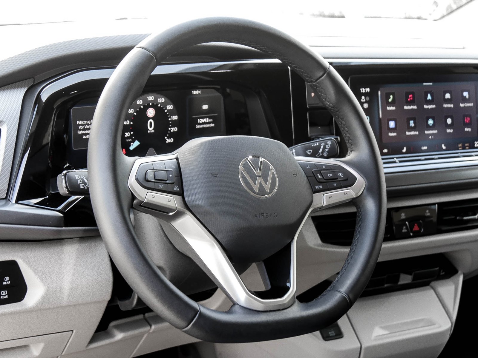 Volkswagen T7 Multivan 2.0 7SITZE LM17 LED VC Tisch APP